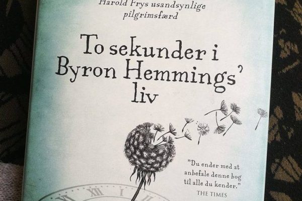 Anmeldelse af To sekunder i Byron Hemmings’ Liv